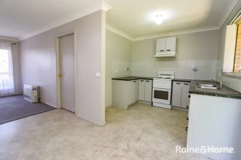 Property photo of 2/204A Bentinck Street Bathurst NSW 2795