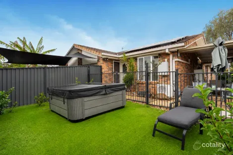 2/35 Kenny Dr, Labrador, QLD 4215
