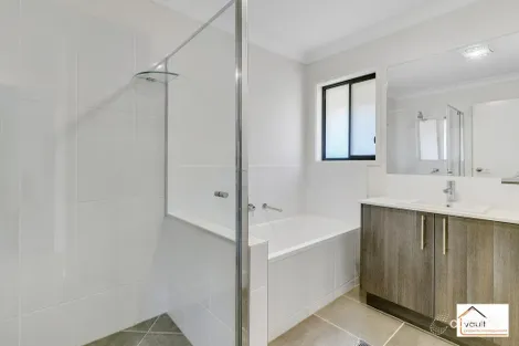 Property photo of 18 Tulip Tree Street Park Ridge QLD 4125