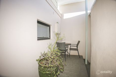 Property photo of 2/15 Sylvia Place Nollamara WA 6061