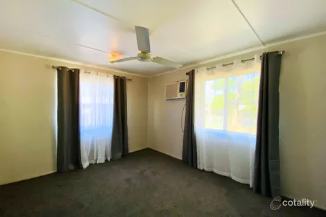Property photo of 32 Beresford Crescent Dysart QLD 4745