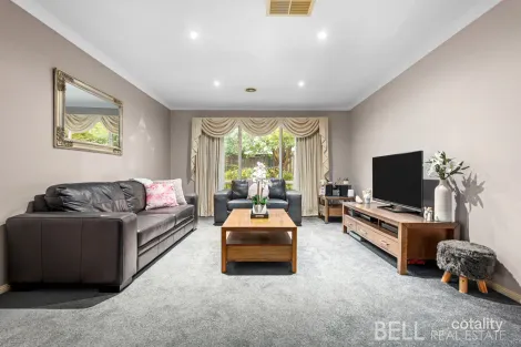 Property photo of 61 Blue Ridge Drive Mooroolbark VIC 3138