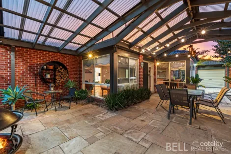 Property photo of 61 Blue Ridge Drive Mooroolbark VIC 3138