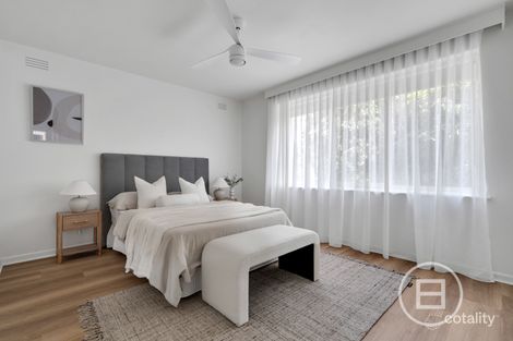 Property photo of 1/142 Hoffmans Road Essendon VIC 3040