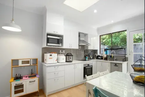 2/98 Hawdon St, Heidelberg, VIC 3084