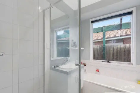 Property photo of 2 Amy Close Hoppers Crossing VIC 3029