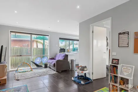 Property photo of 2 Amy Close Hoppers Crossing VIC 3029