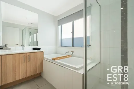 Property photo of 3 Mimosa Grange Clyde VIC 3978