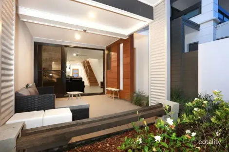 Property photo of 25 The Crestway Robina QLD 4226