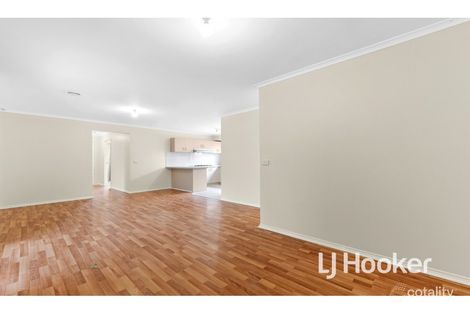 Property photo of 28 The Parkway Hampton Park VIC 3976