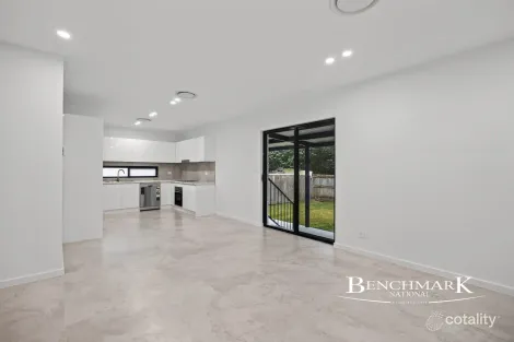 Property photo of 40 Grevillea Crescent Macquarie Fields NSW 2564