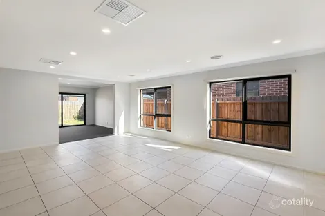 Property photo of 14 Ivanhoe Road Wallan VIC 3756