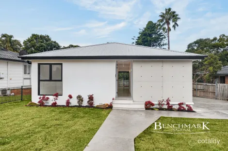 Property photo of 40 Grevillea Crescent Macquarie Fields NSW 2564