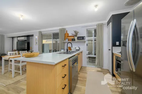 Property photo of 3 Pyrite Way Dalyellup WA 6230