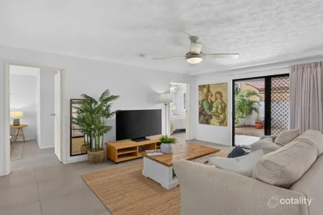 Property photo of 2/31 Middle Street Labrador QLD 4215