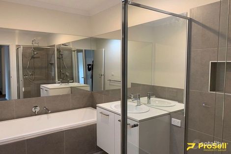 45 Barley Cres, Clyde North, VIC 3978