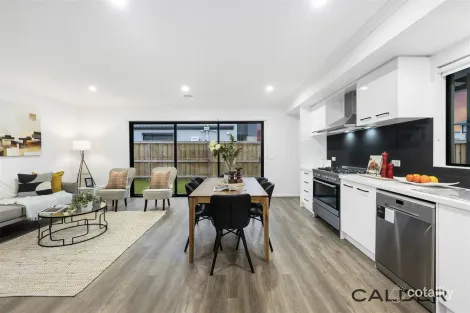 Property photo of 2 Stricta Circuit Fraser Rise VIC 3336