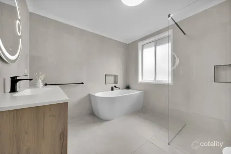 2 BETTINA CT, TEMPLESTOWE LOWER, VIC 3107