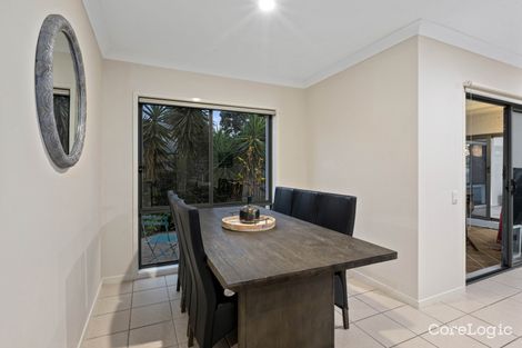 Property photo of 4/7 Greenway Circuit Mount Ommaney QLD 4074