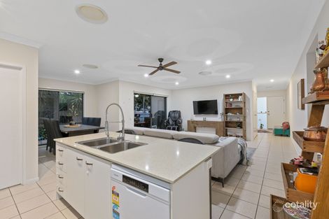 Property photo of 4/7 Greenway Circuit Mount Ommaney QLD 4074