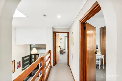 Property photo of 1 View Court Happy Valley SA 5159