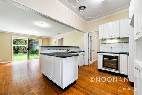 Property photo of 33 Orana Crescent Peakhurst Heights NSW 2210
