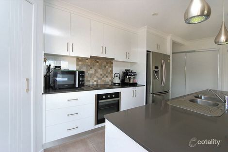 Property photo of 54 Linden Crescent Qunaba QLD 4670