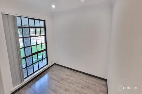 Property photo of 5 Freeth Place Mariginiup WA 6078