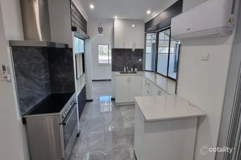 Property photo of 5 Freeth Place Mariginiup WA 6078