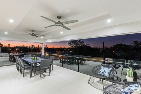 Property photo of 21 McIlwraith Avenue Norman Park QLD 4170