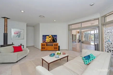 Property photo of 31 Edgeworth Place Helensvale QLD 4212