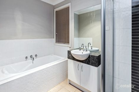 Property photo of 11 Millpond Drive Point Cook VIC 3030