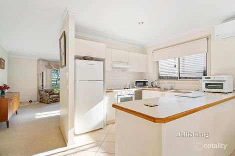Property photo of 2 Batman Walk Greensborough VIC 3088