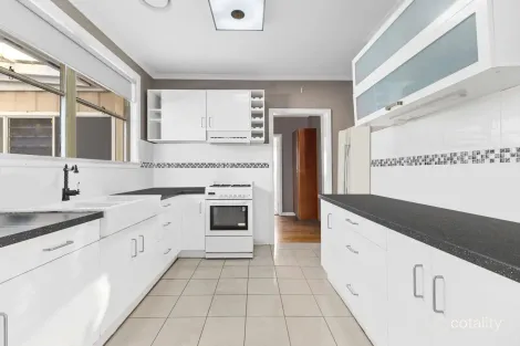 Property photo of 15 Elizabeth Street Moe VIC 3825