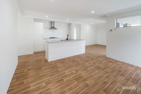 Property photo of 33 Cara Way Wattle Grove WA 6107