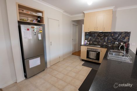 Property photo of 17 Songbird Crescent South Morang VIC 3752