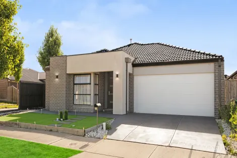Property photo of 44 Upthorpe Way Mickleham VIC 3064