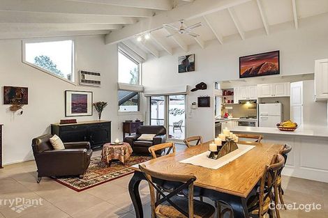 Property photo of 32 McNabb Street Berwick VIC 3806