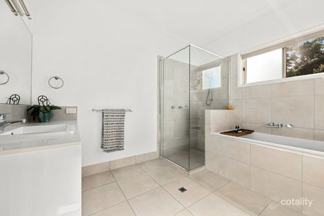 30 Suzen Ct, Mooloolah Valley, QLD 4553