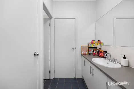 Property photo of 4 Woodhaven Walk Blakeview SA 5114