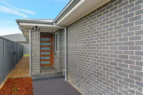 19B SAINSBURY RD, CATHERINE FIELD, NSW 2557