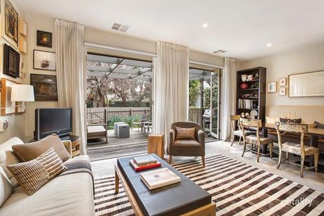 Property photo of 45 Fairbairn Road Toorak VIC 3142