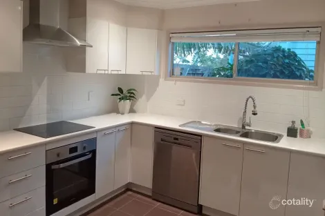 Property photo of 99 Pulgul Street Urangan QLD 4655