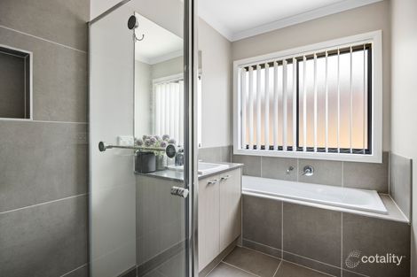 Property photo of 2 Rosehill Way Diggers Rest VIC 3427