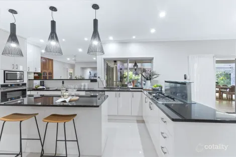 Property photo of 2 Solomon Place Mooroobool QLD 4870