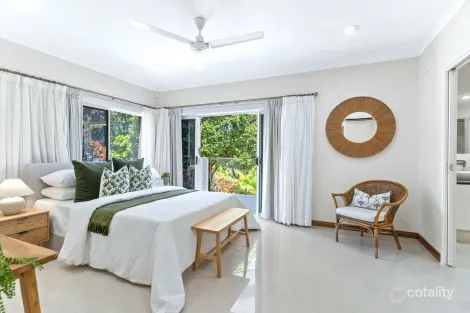 Property photo of 2 Solomon Place Mooroobool QLD 4870