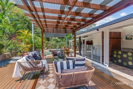 Property photo of 2 Solomon Place Mooroobool QLD 4870