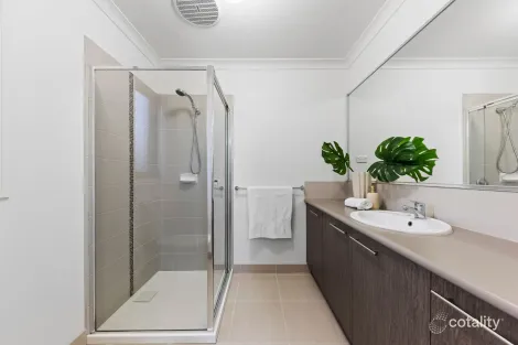 Property photo of 1/107 Army Road Pakenham VIC 3810