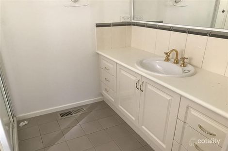 Property photo of 4 Ellesse Way Berwick VIC 3806