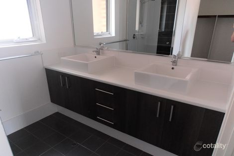 Property photo of 9 Ginger Loop Treeby WA 6164